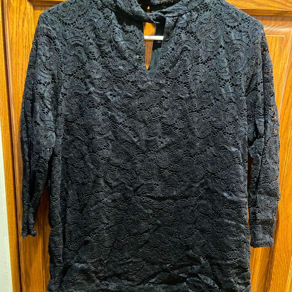Black 3/4 length sleeve blouse